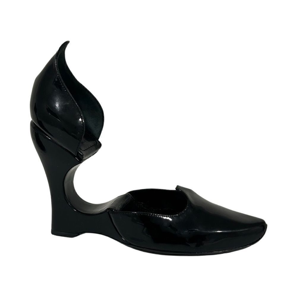 Louis Vuitton Patent Leather Extreme Babouche Hole Rip Off Pumps Size 39